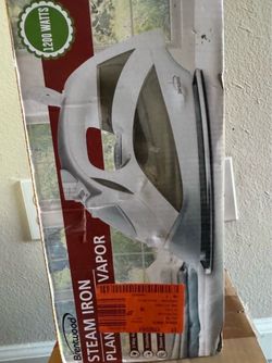 Brentwood 1200W Steam Iron
