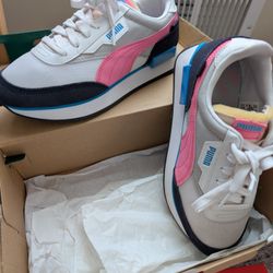 Puma Youth Size  5 1/2