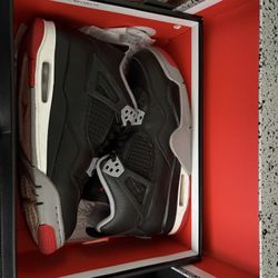Air Jordan 4 Retro 