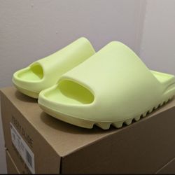 Yeezy Boost Slides Glow Green 11,12