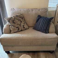 Loveseat 