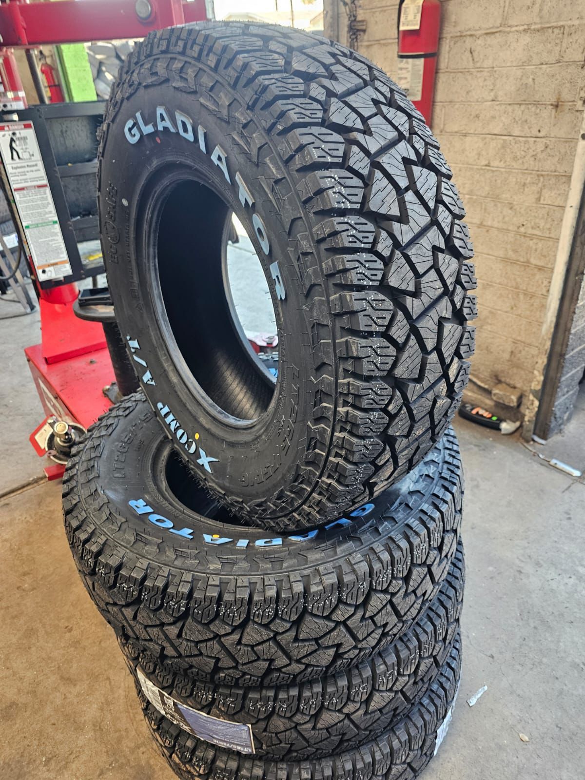 Set Of Tires Gladiator Xcomp 265 75 17