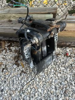 Mercury 115 & 125 Trim Tilt Assembly With Good Steering Arm