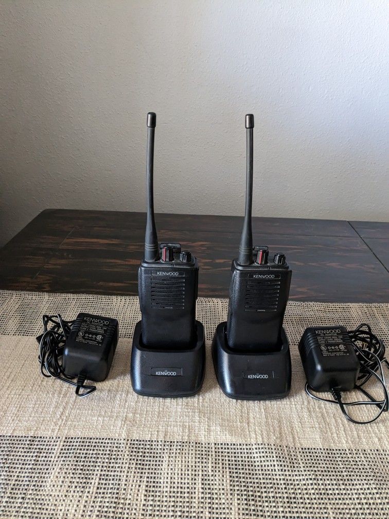 Kenwood TK-3101 UHF FM Two Way Radio