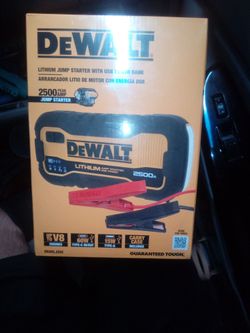 DeWalt 2500A Lithium Jump Starter with USB Power Bank