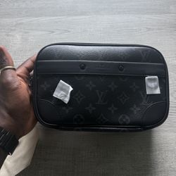 Louis Vuitton Luxury Crossbody Bag