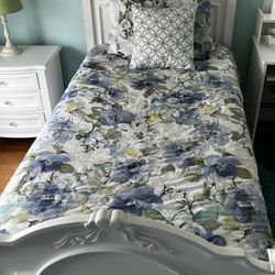 Matching Twin Bedroom Sets