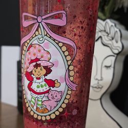 Snowglobe Tumbler Strawberry shortcake