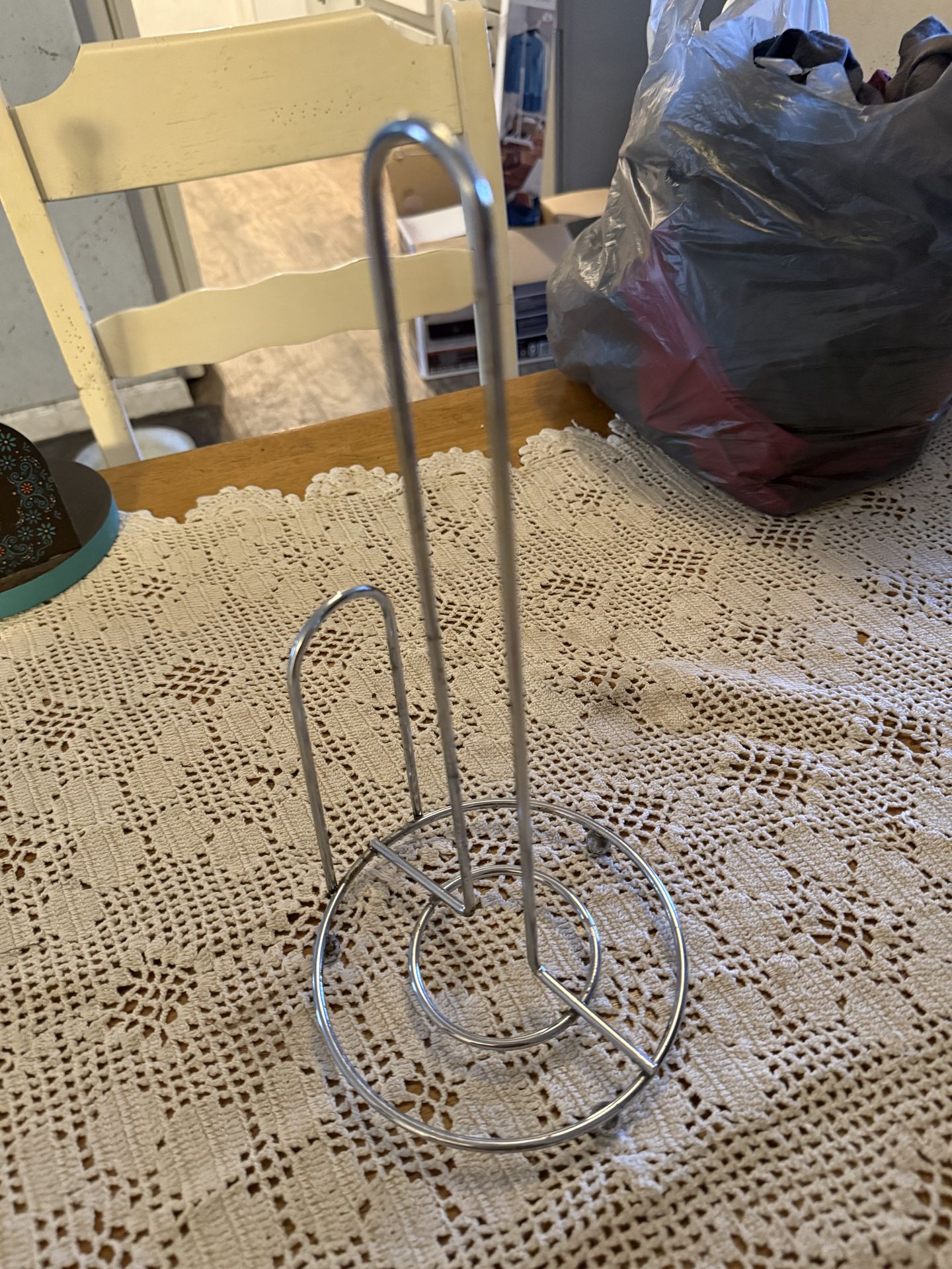 Paper towel holder