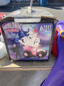 Blow Up Halloween Car With Ghosts