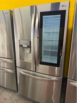 LG Refrigerator InstaView