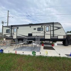 Toy Hauler - 33’ - Heartland Trail Runner