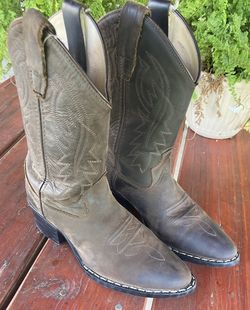 Cow Gril Boots ,, Gril Size 1.5