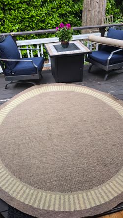 ft. Round Indoor/Outdoor Area Rug