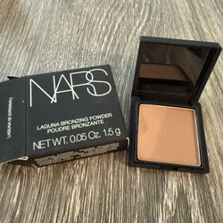 Nars- Laguna Bronzing Powder Color : Laguna 02 Original 