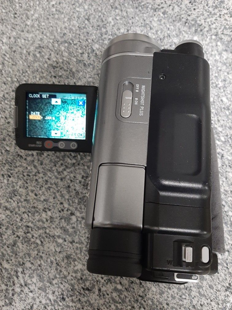 Tested Sony DCR-TRV480 With Charger & 2 Batteries