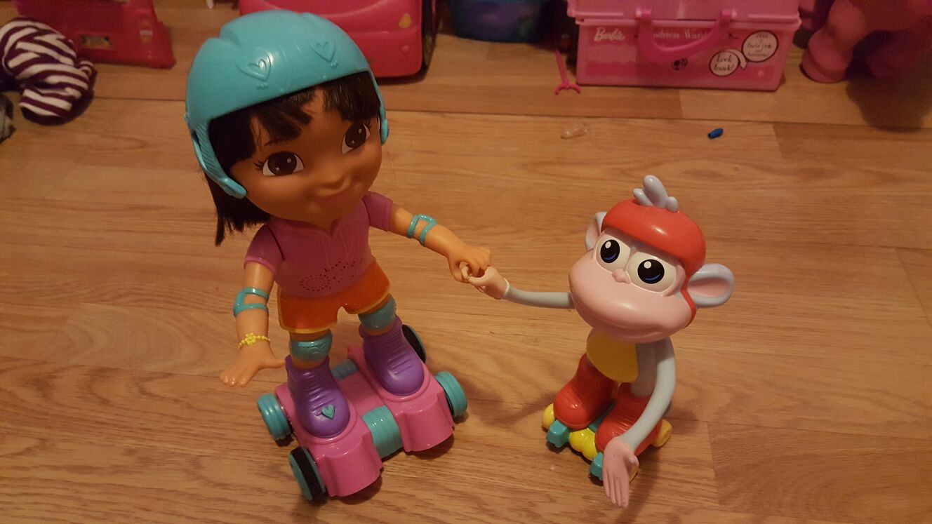 Dora and boots !!