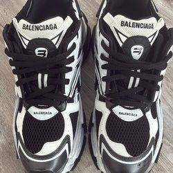 Balenciaga runner