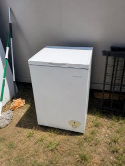 Insignia Chest Freezer – Works Great