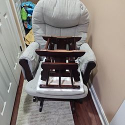 OBO Nursery GLider Chair And Ottoman