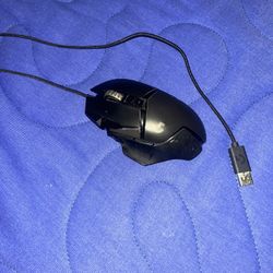 2 Logitech G502 Hero’s