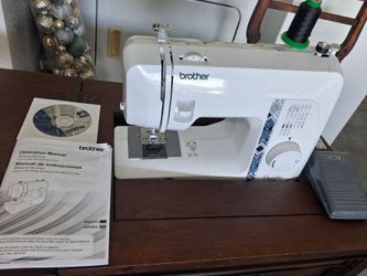 Brother sewing machine with cabinet