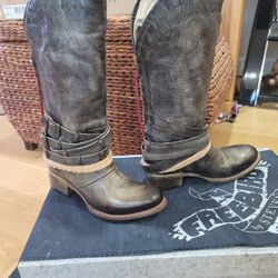 Freebird ( DOVER ) SIZE 8 BOOTS