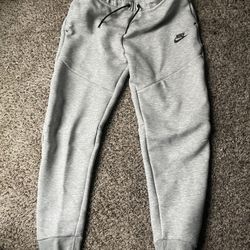 Nike tech bottoms Xl Kids