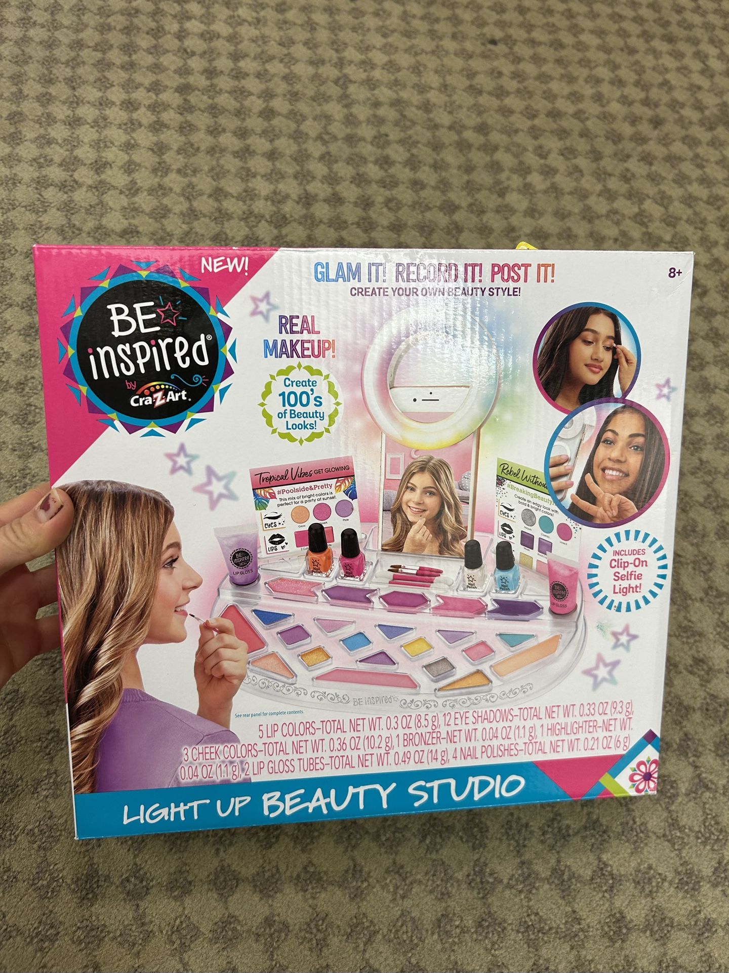 NWT Light Up Beauty Studio - Multicolor Makeup Set