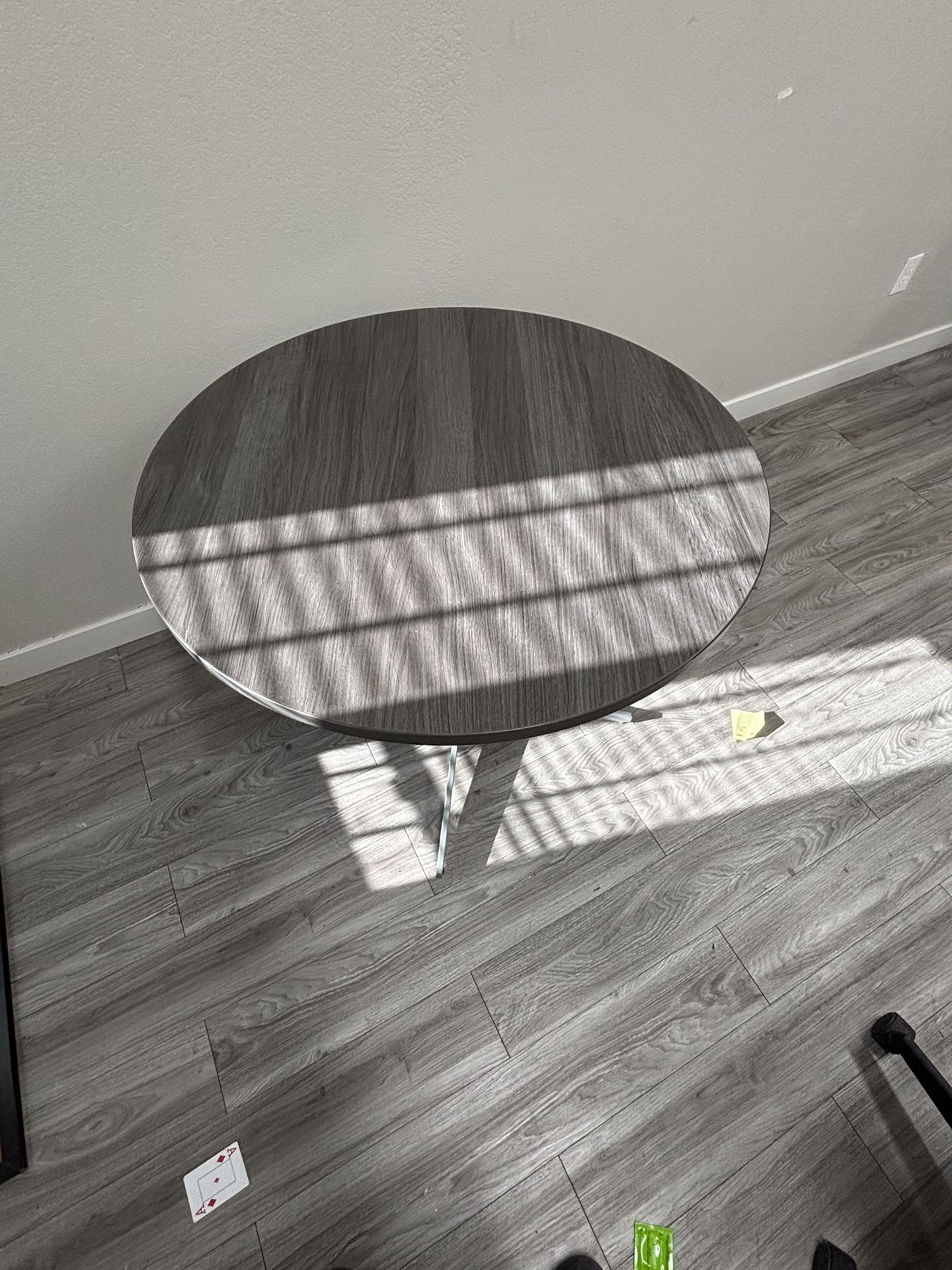 Round Table
