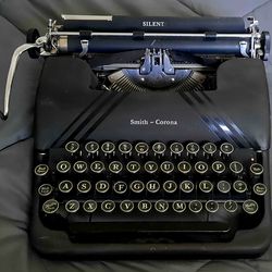 Vintage / antique black Smith Corona typewriter