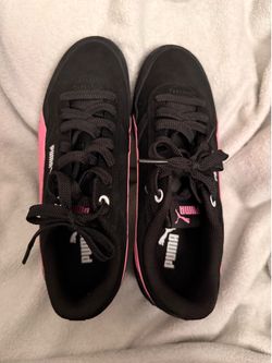 Girls Puma brand shoes