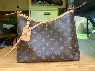 Louis Vuitton purse lightly used great condition