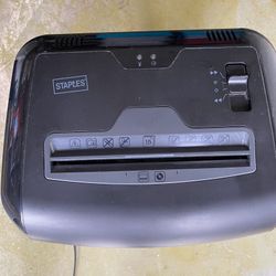Staples Paper Shredder
