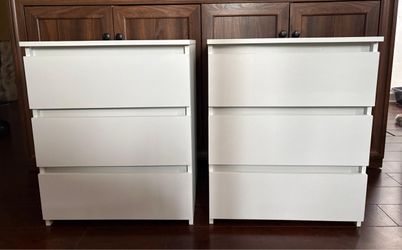 Set of 2 nightstands