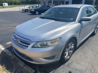 2010 Ford Taurus