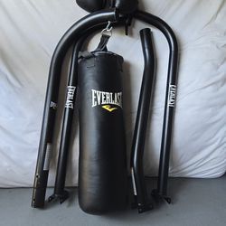 Everlast Punching Bag With Stand 70 Pound