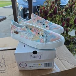 Blowfish Baby Doll Tie Dye Sneakers
Size 11
