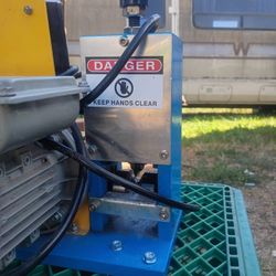 ELECTRIC WiRE STRIPPING MACHINE 