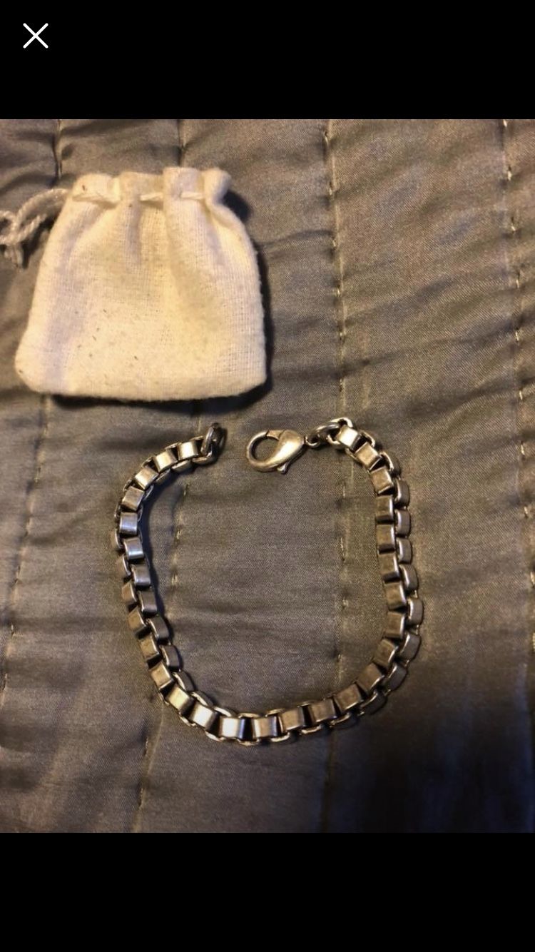 Men’s bracelet with cube shaped links