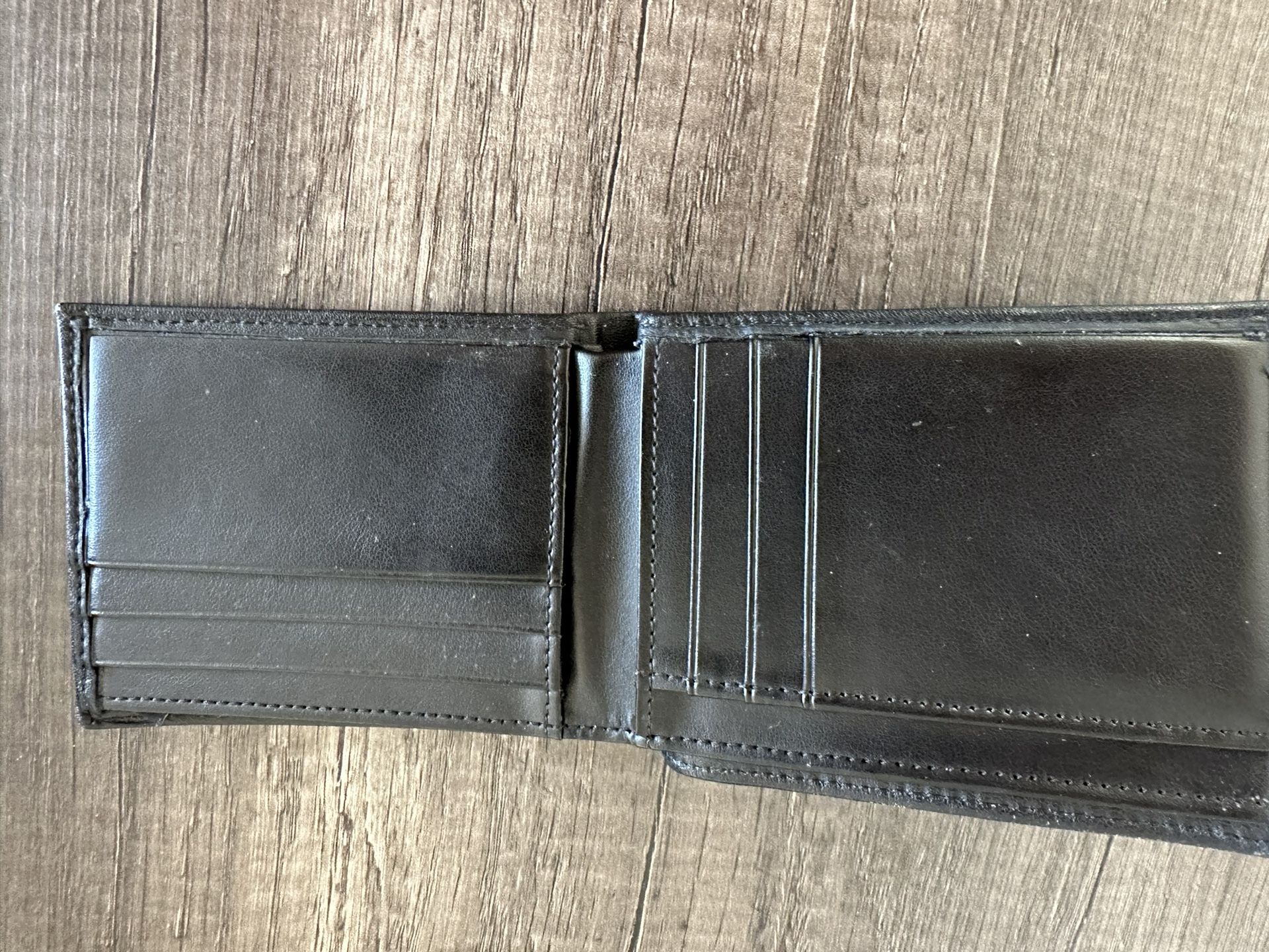 Black leather wallet, Excellent condition