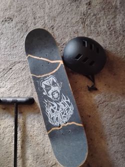 Skateboard/helmet