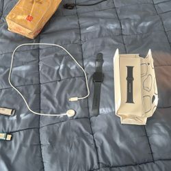 Apple Watch SE (GPS + Cellular) (2nd Generation)