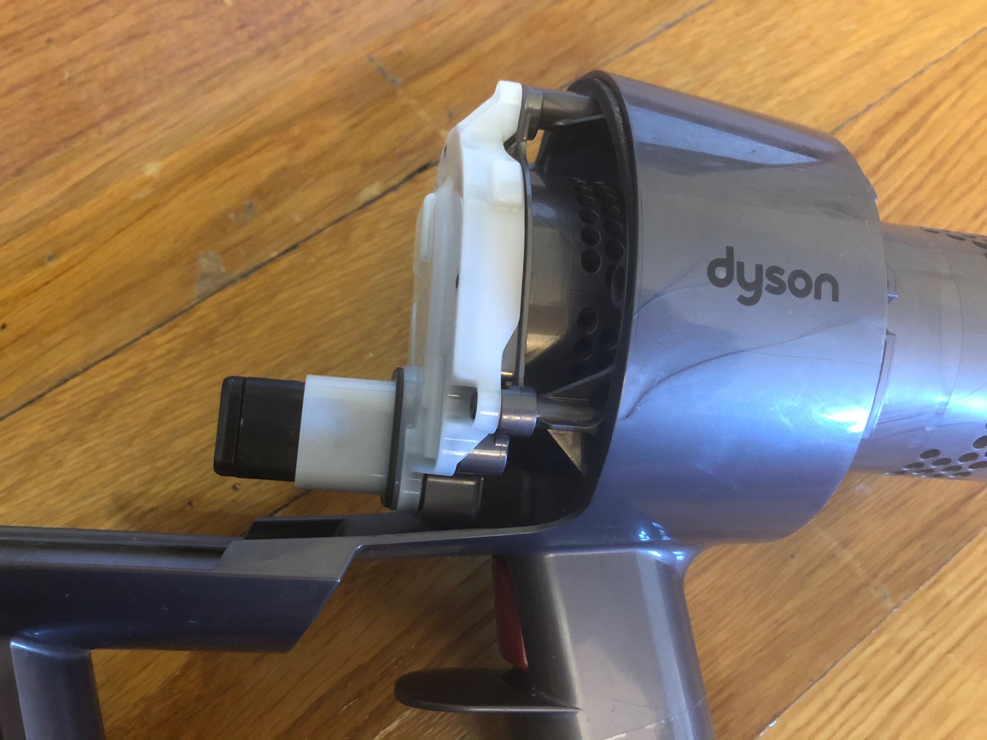 Dyson Genuine Main motor with housing For Dyson V15 Detect Cordless Vaccum   It’s a genuine dyson part .   Compatible with dyson v15 detect cordless V