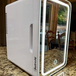 Beauty Mini Fridge