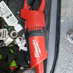 Milwaukee M12 Vacuum