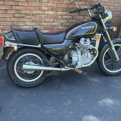 Vintage 1981 Honda GL500 Silverwing