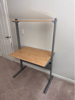 Computer desk