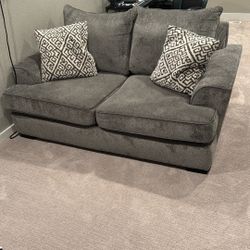 Loveseat 