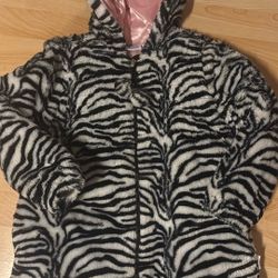 Girl's sweater size 5/6
